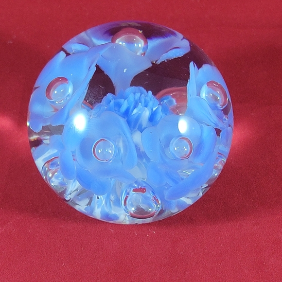 GORGEOUS VINTAGE GIBSON 1990 SIGNED ART GLASS PAPERWEIGHT. - Picture 6 of 11